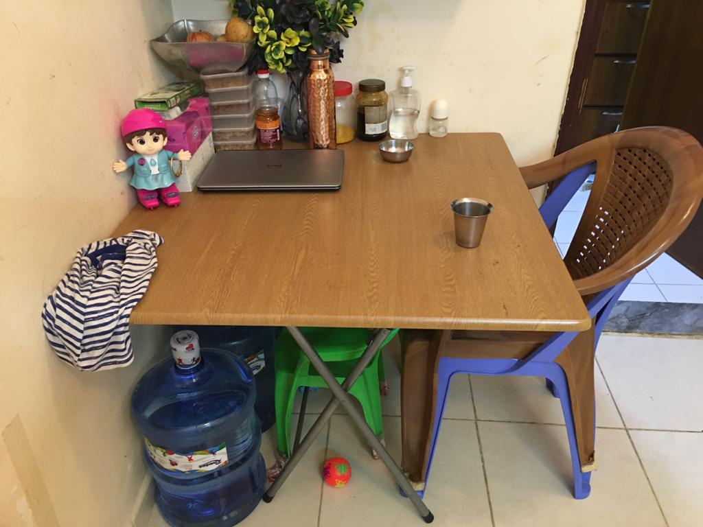 Foldable table with 2 plastic chairs