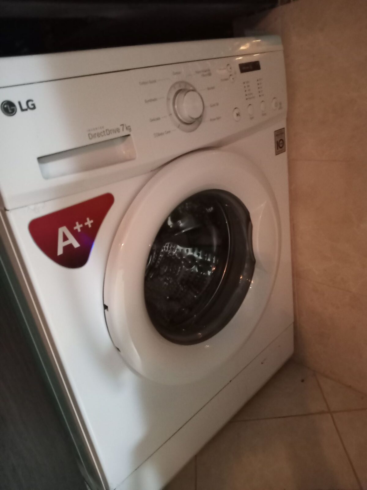 LG Washing Machine - 7 Kg - Front Loading